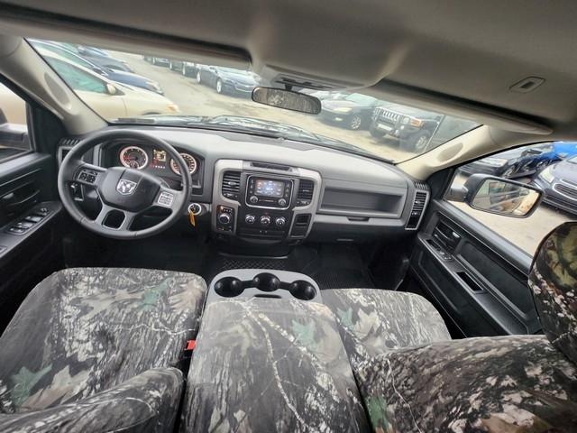 RAM 1500 Express 4x4 Quad Cab 6'4" Box 2017