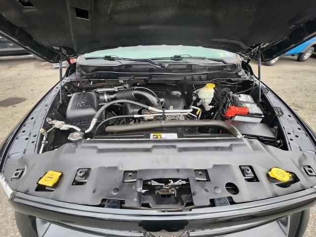 RAM 1500 Express 4x4 Quad Cab 6'4" Box 2017