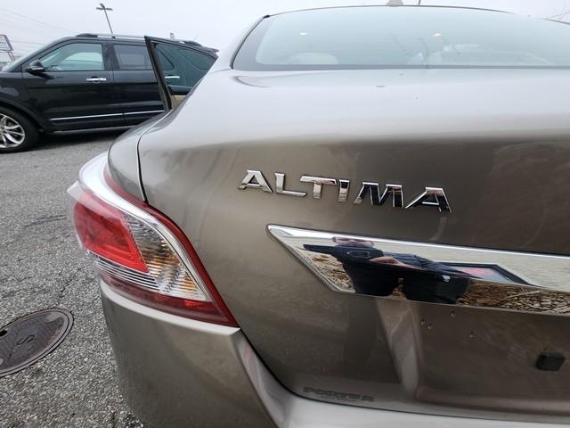 Nissan Altima 4dr Sdn I4 2.5 SL 2013