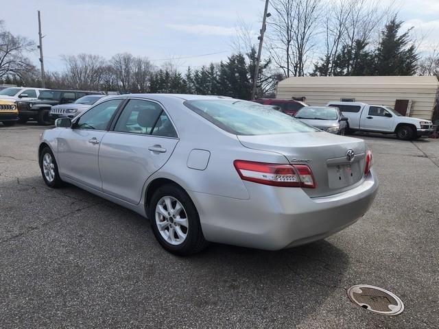 Toyota Camry 4dr Sdn I4 Man LE (Natl) 2011