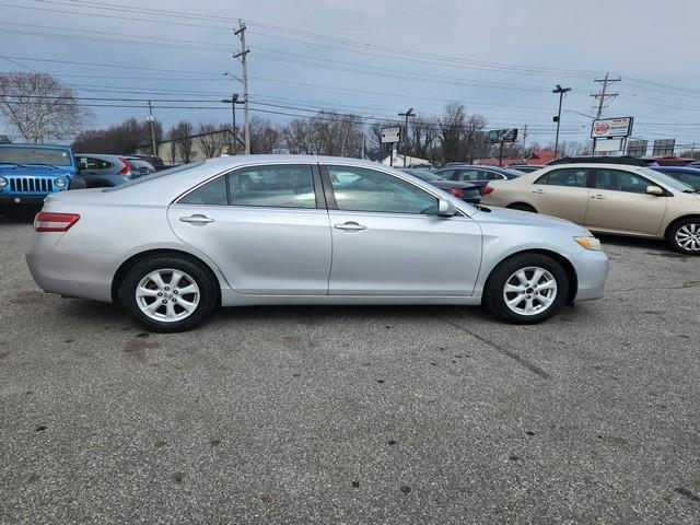 Toyota Camry 4dr Sdn I4 Man LE (Natl) 2011