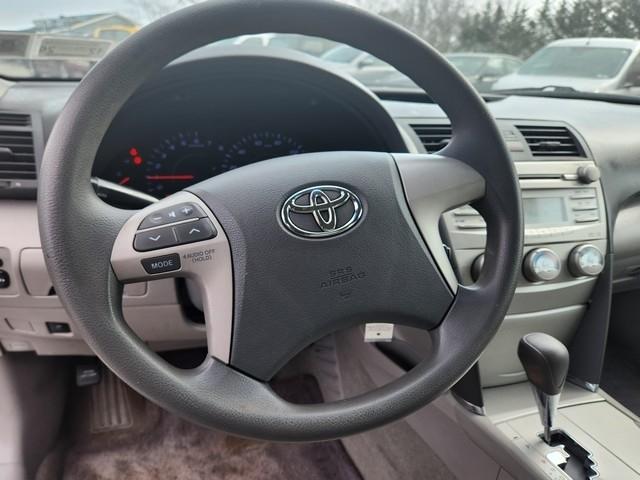 Toyota Camry 4dr Sdn I4 Man LE (Natl) 2011