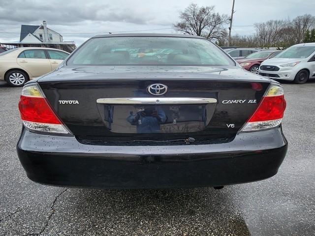 Toyota Camry 4dr Sdn XLE V6 Auto (Natl) 2005
