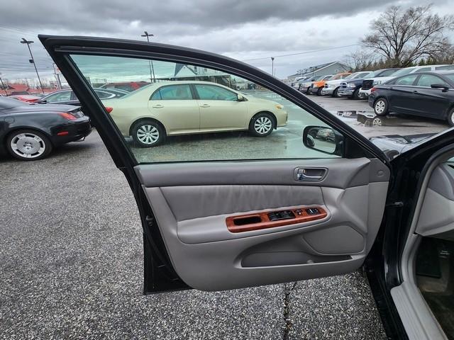 Toyota Camry 4dr Sdn XLE V6 Auto (Natl) 2005