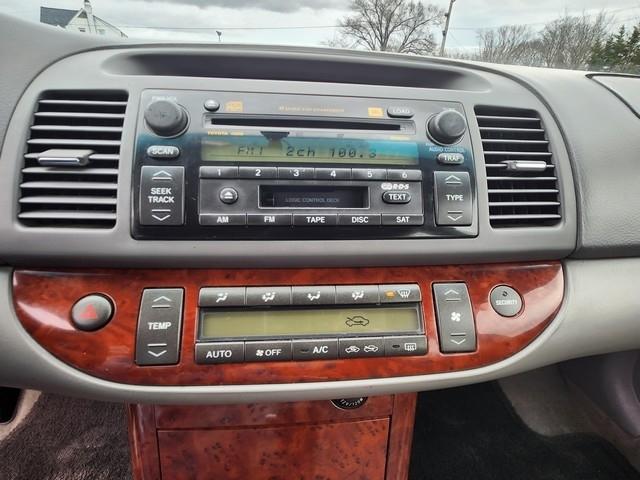 Toyota Camry 4dr Sdn XLE V6 Auto (Natl) 2005