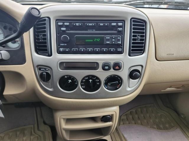 Ford Escape 4dr 103" WB XLT 4WD 2004