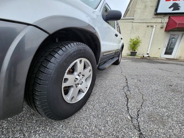 Ford Escape 4dr 103" WB XLT 4WD 2004