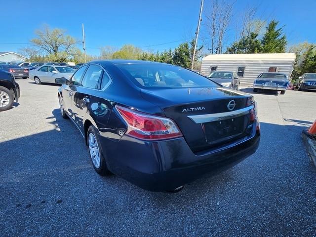 Nissan Altima 4dr Sdn I4 2.5 S 2013
