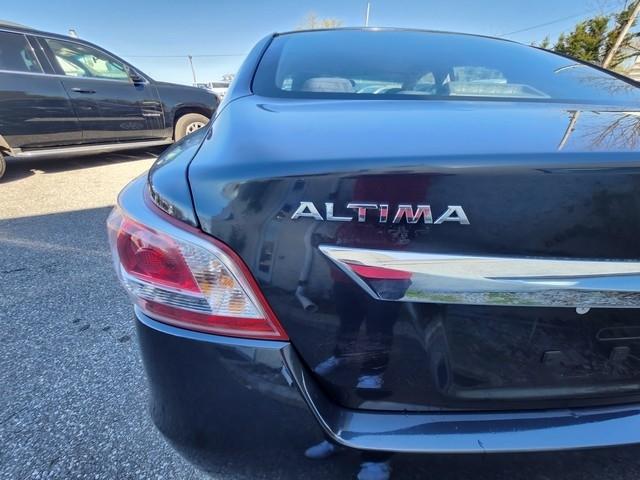 Nissan Altima 4dr Sdn I4 2.5 S 2013