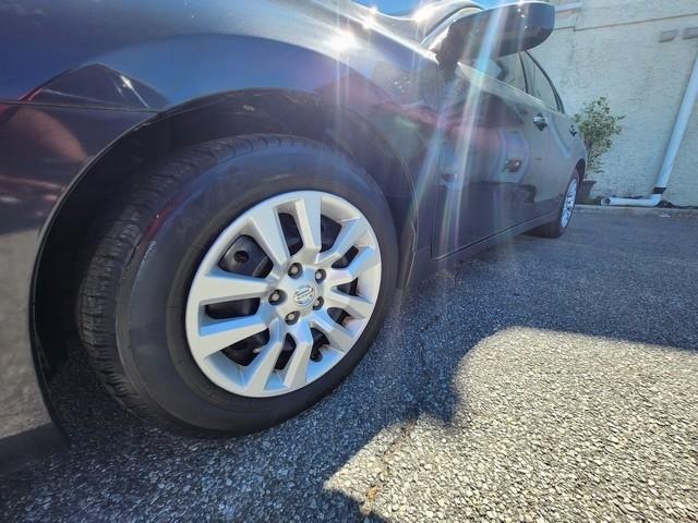 Nissan Altima 4dr Sdn I4 2.5 S 2013