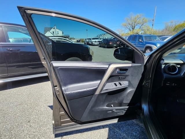 Toyota RAV4 AWD 4dr Limited (Natl) 2015