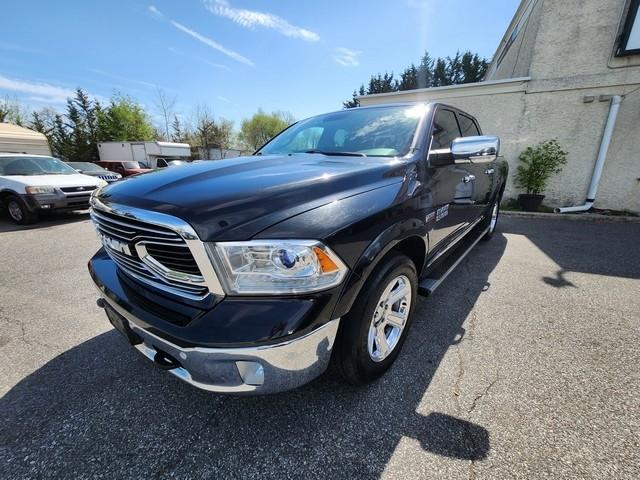 RAM 1500 4WD Crew Cab 140.5" Limited 2016