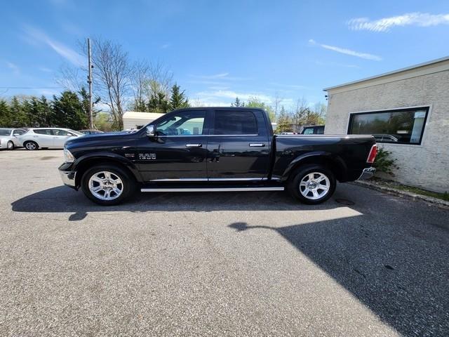 RAM 1500 4WD Crew Cab 140.5" Limited 2016