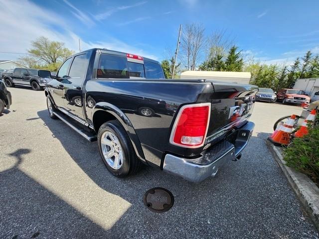 RAM 1500 4WD Crew Cab 140.5" Limited 2016