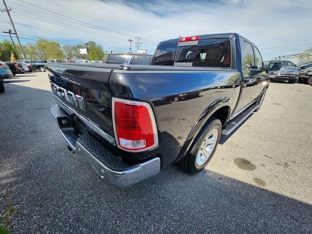 RAM 1500 4WD Crew Cab 140.5" Limited 2016