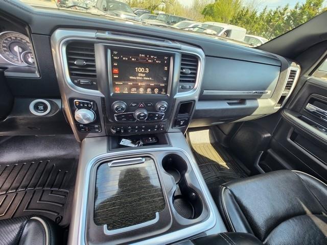 RAM 1500 4WD Crew Cab 140.5" Limited 2016