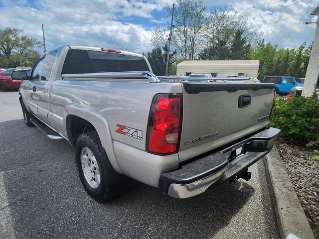 Chevrolet Silverado 1500 Ext Cab 143.5" WB 4WD Z71 2005