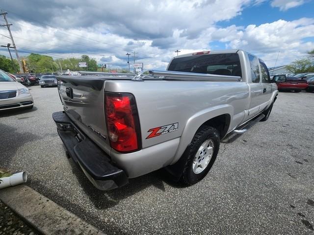 Chevrolet Silverado 1500 Ext Cab 143.5" WB 4WD Z71 2005