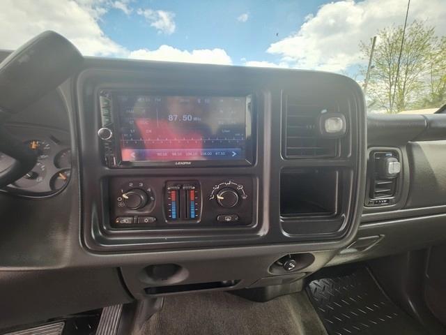Chevrolet Silverado 1500 Ext Cab 143.5" WB 4WD Z71 2005