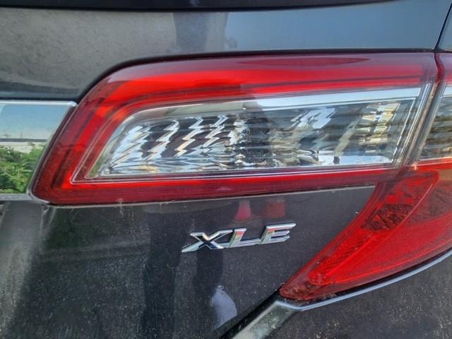 Toyota Camry 4dr Sdn V6 Auto XLE (Natl) 2012