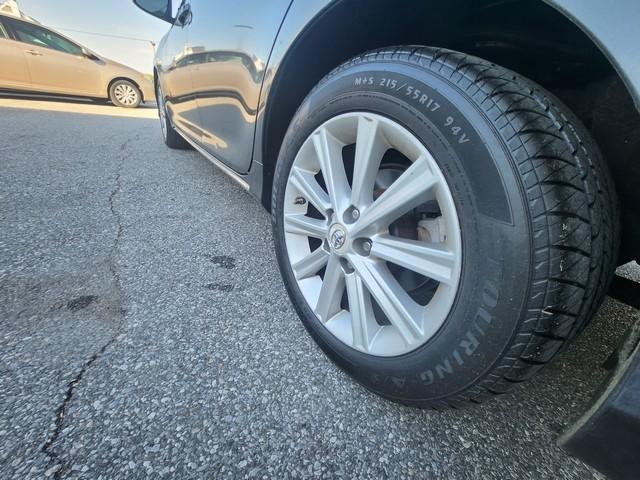 Toyota Camry 4dr Sdn V6 Auto XLE (Natl) 2012