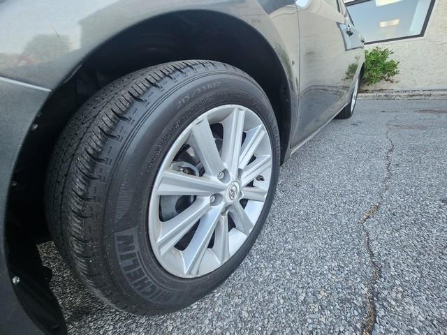 Toyota Camry 4dr Sdn V6 Auto XLE (Natl) 2012