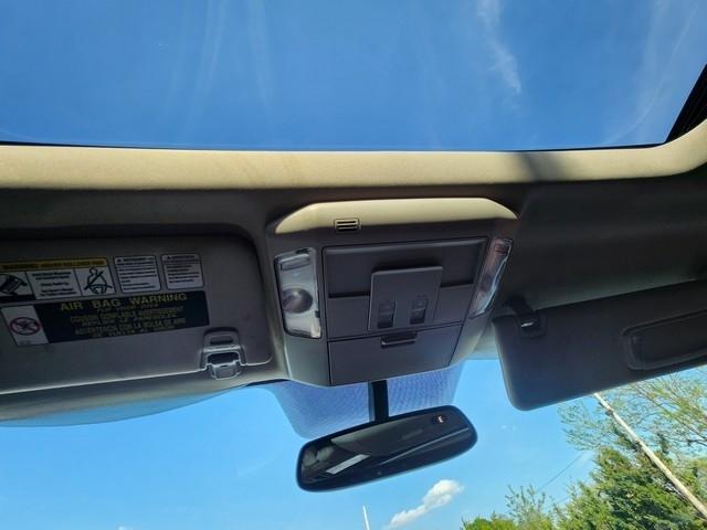 Toyota Tundra 4WD Truck CrewMax 5.7L V8 6-Spd AT Platinum (Natl) 2015