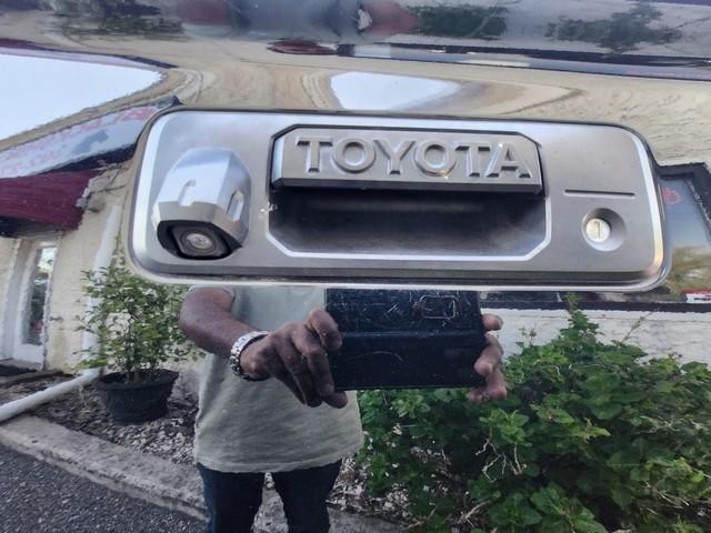 Toyota Tundra 4WD Truck CrewMax 5.7L V8 6-Spd AT Platinum (Natl) 2015