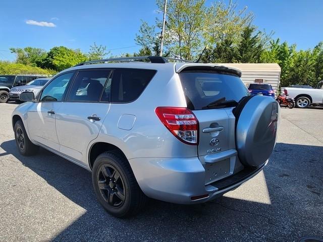 Toyota RAV4 4WD 4dr 4-cyl 4-Spd AT (Natl) 2011