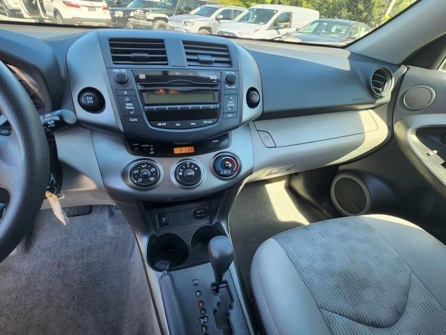 Toyota RAV4 4WD 4dr 4-cyl 4-Spd AT (Natl) 2011