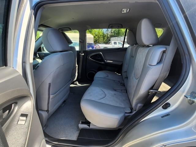 Toyota RAV4 4WD 4dr 4-cyl 4-Spd AT (Natl) 2011