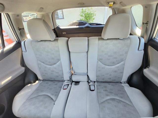 Toyota RAV4 4WD 4dr 4-cyl 4-Spd AT (Natl) 2011