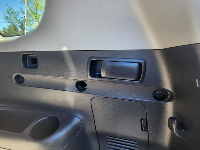 Toyota RAV4 4WD 4dr 4-cyl 4-Spd AT (Natl) 2011