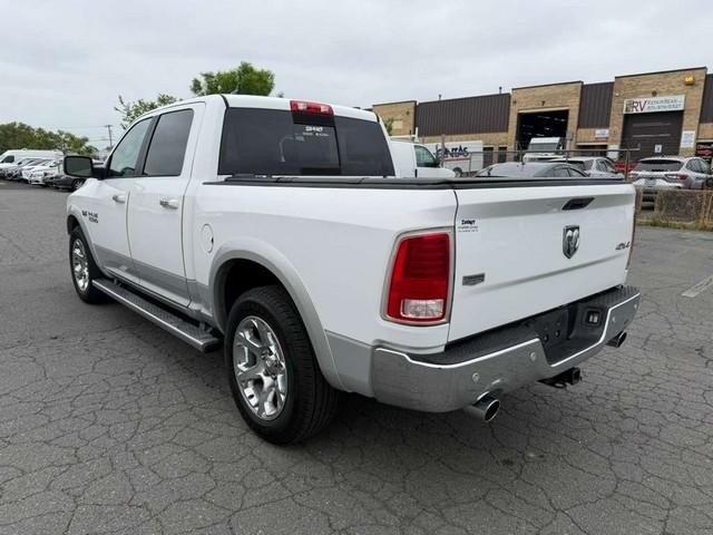 RAM 1500 4WD Crew Cab 140.5" Laramie 2015