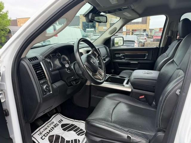 RAM 1500 4WD Crew Cab 140.5" Laramie 2015