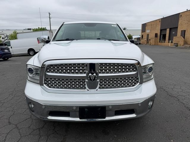 RAM 1500 4WD Crew Cab 140.5" Laramie 2015