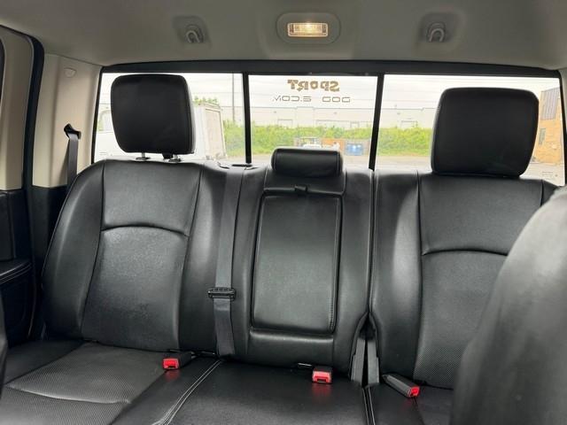 RAM 1500 4WD Crew Cab 140.5" Laramie 2015