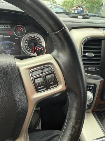 RAM 1500 4WD Crew Cab 140.5" Laramie 2015