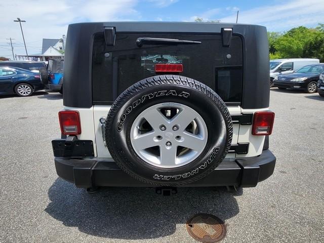 Jeep Wrangler Unlimited 4WD 4dr Sport 2010