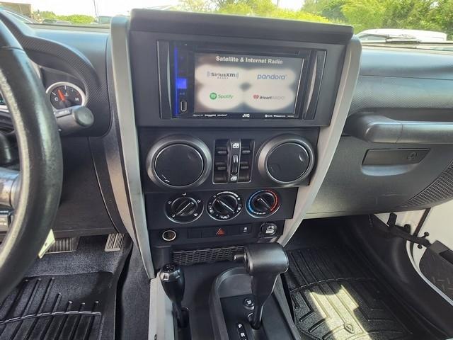 Jeep Wrangler Unlimited 4WD 4dr Sport 2010
