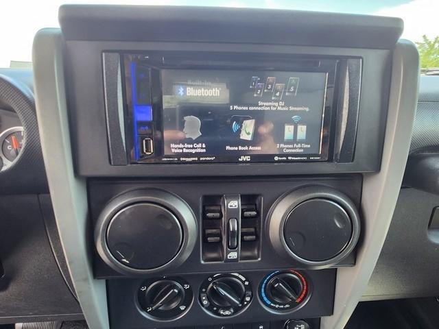 Jeep Wrangler Unlimited 4WD 4dr Sport 2010
