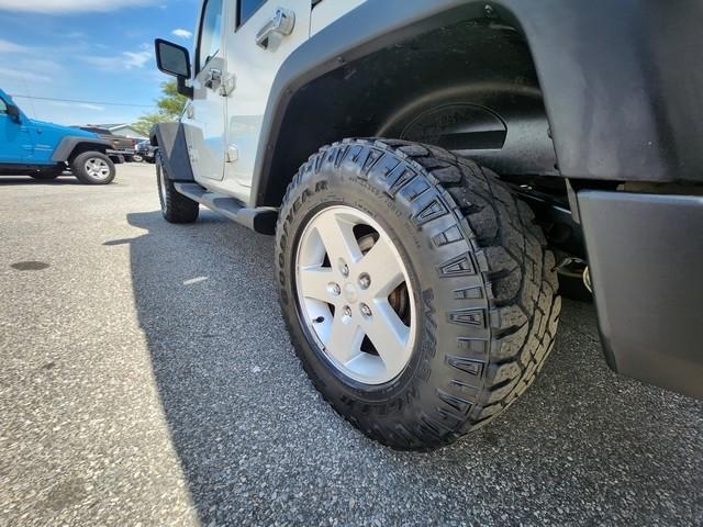 Jeep Wrangler Unlimited 4WD 4dr Sport 2010
