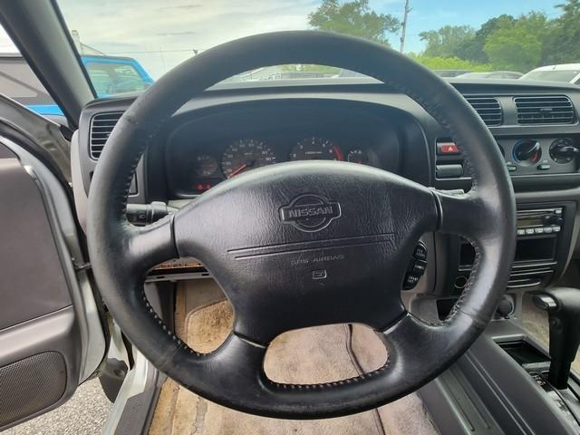 Nissan Frontier 2WD 00 XE Crew Cab V6 Auto 2000