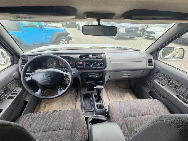 Nissan Frontier 2WD 00 XE Crew Cab V6 Auto 2000