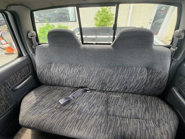 Nissan Frontier 2WD 00 XE Crew Cab V6 Auto 2000