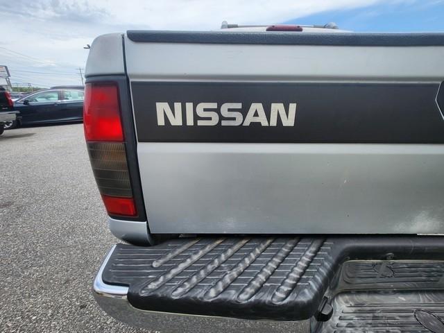 Nissan Frontier 2WD 00 XE Crew Cab V6 Auto 2000