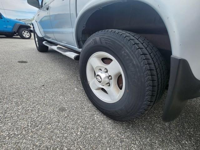 Nissan Frontier 2WD 00 XE Crew Cab V6 Auto 2000