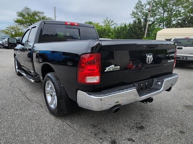 RAM 1500 4WD Quad Cab 140.5" Big Horn 2012