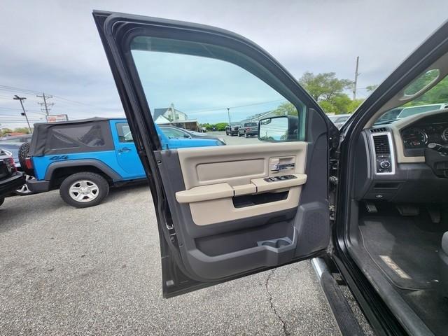 RAM 1500 4WD Quad Cab 140.5" Big Horn 2012