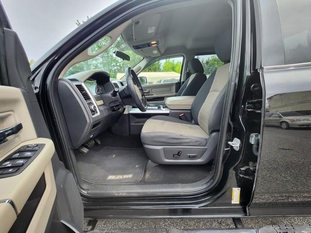 RAM 1500 4WD Quad Cab 140.5" Big Horn 2012